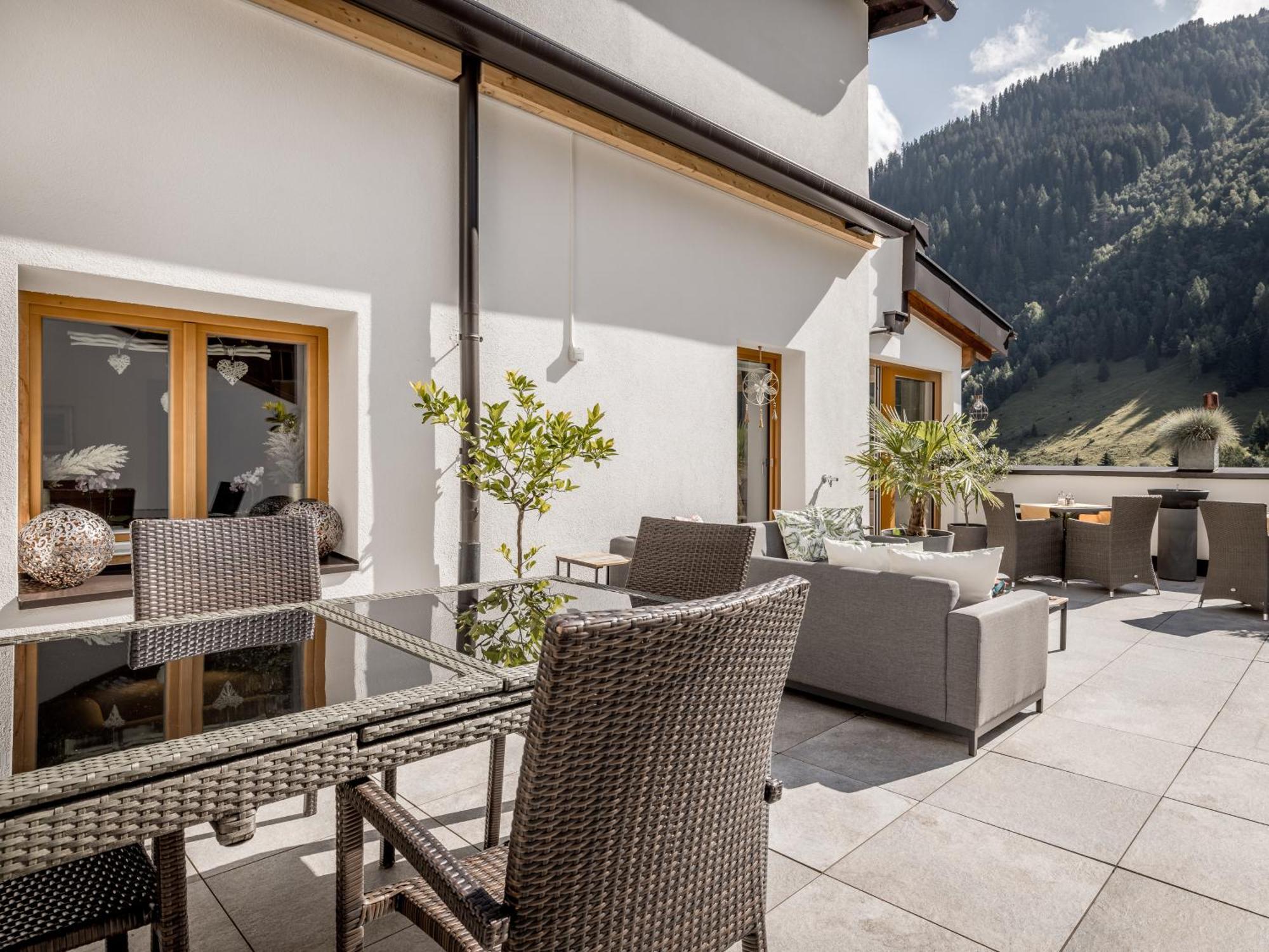 Quality Hosts Arlberg - Haus Pepi Eiter Hotel St. Anton am Arlberg Exterior foto