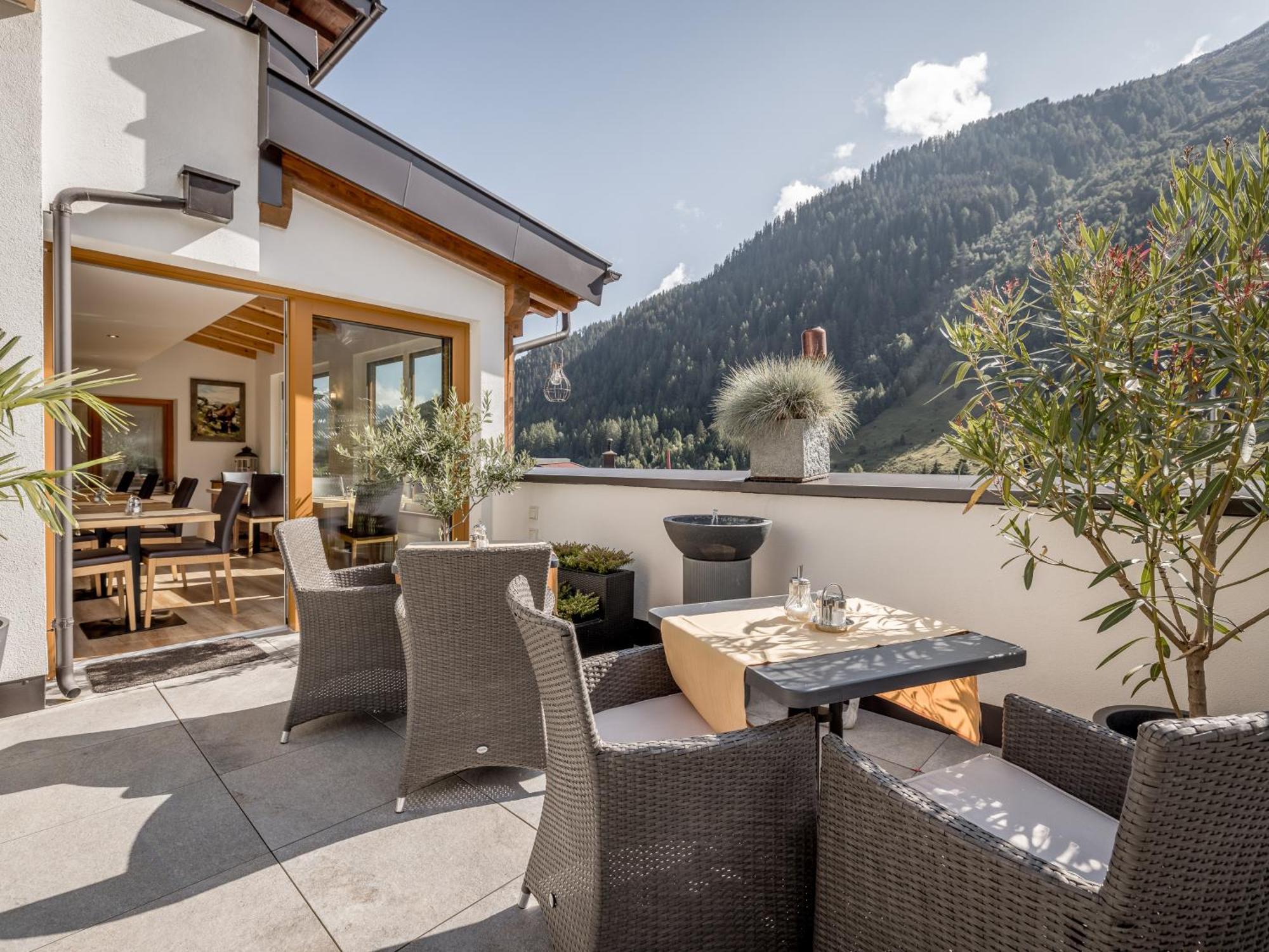 Quality Hosts Arlberg - Haus Pepi Eiter Hotel St. Anton am Arlberg Exterior foto